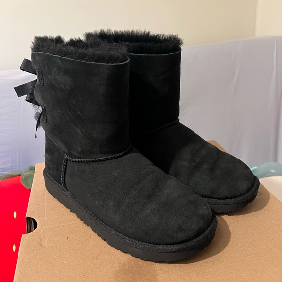 UGG Bailey Bow ll- Black - Picture 2 of 9